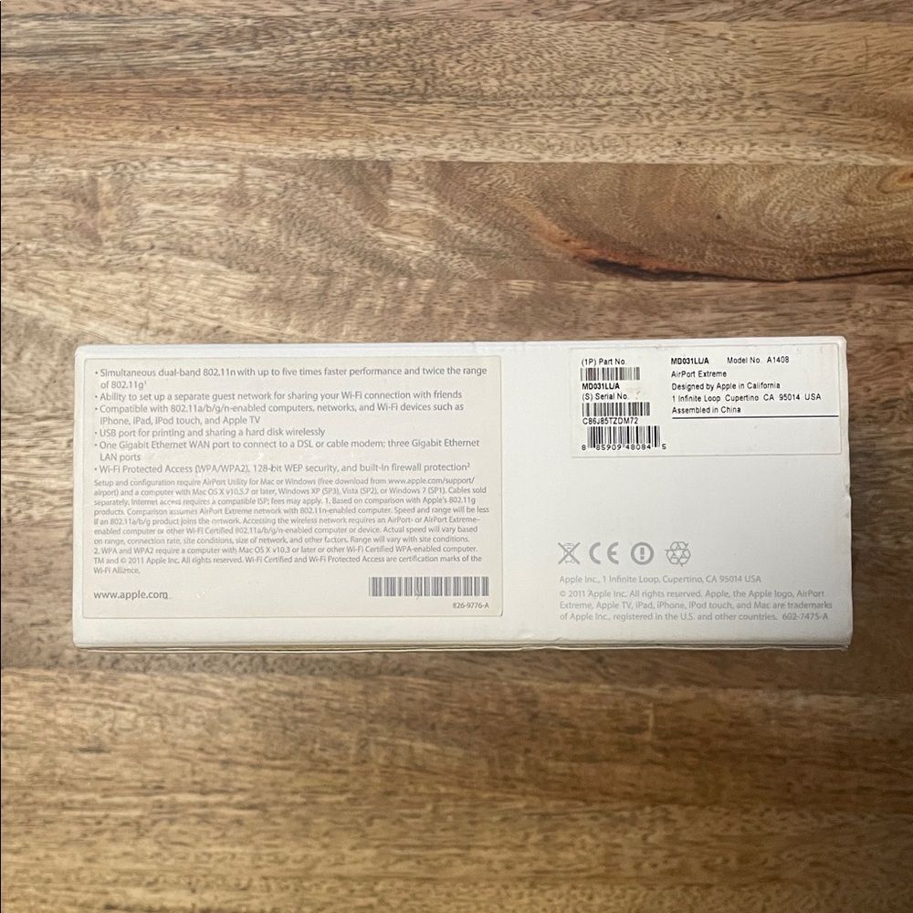 Apple AirPort Extreme Wireless Router MD031LL/A - Picture 7 of 7